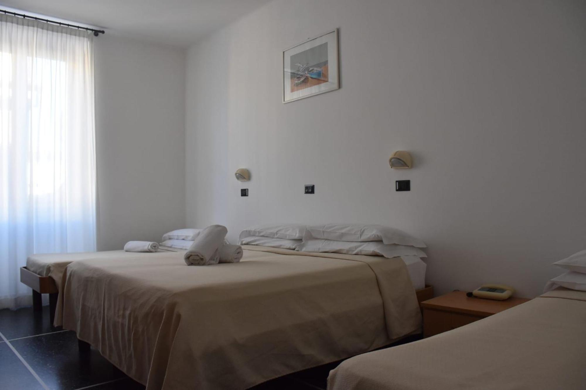 Hotel Le Palme Varazze Bagian luar foto