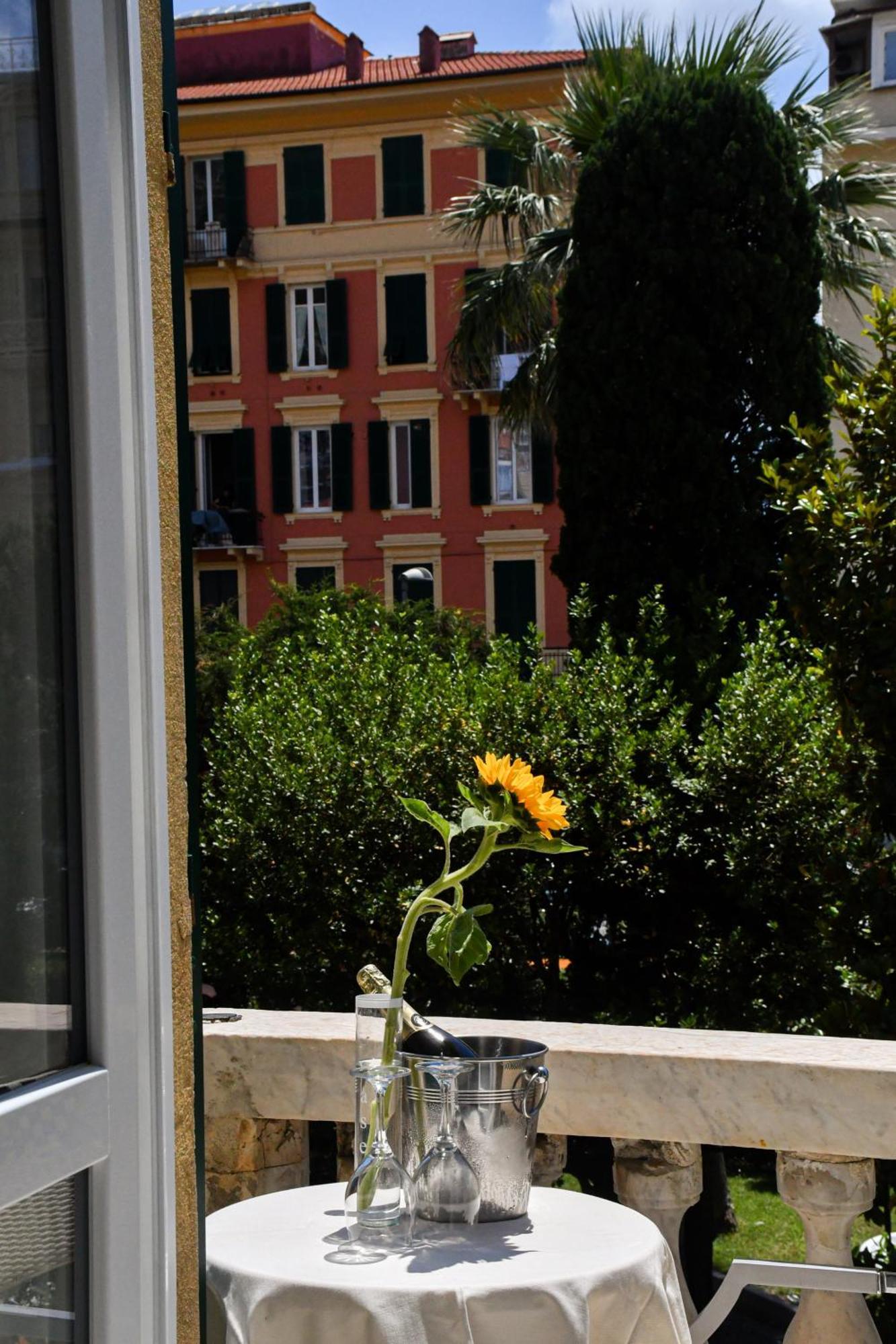 Hotel Le Palme Varazze Bagian luar foto