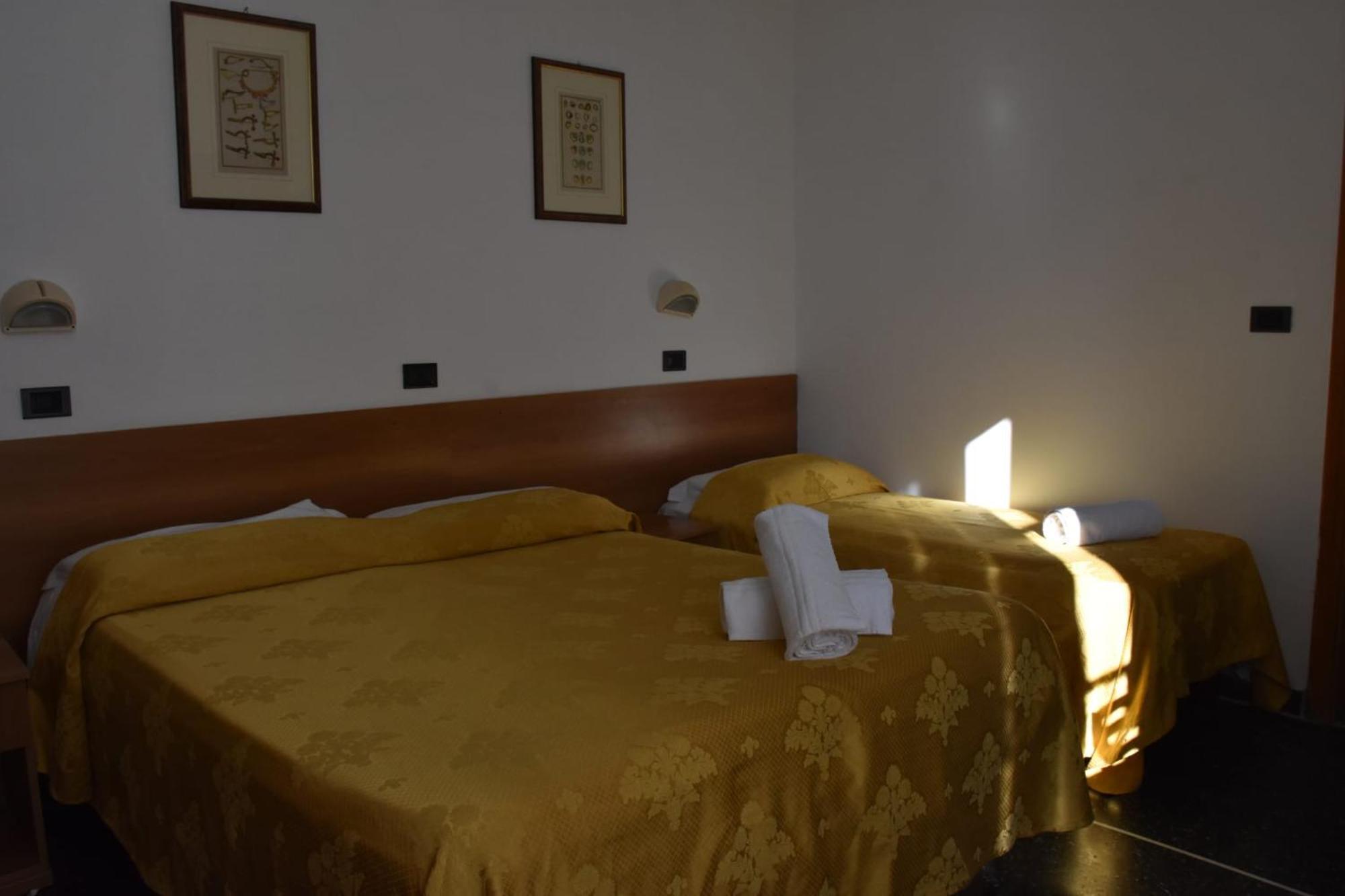 Hotel Le Palme Varazze Bagian luar foto