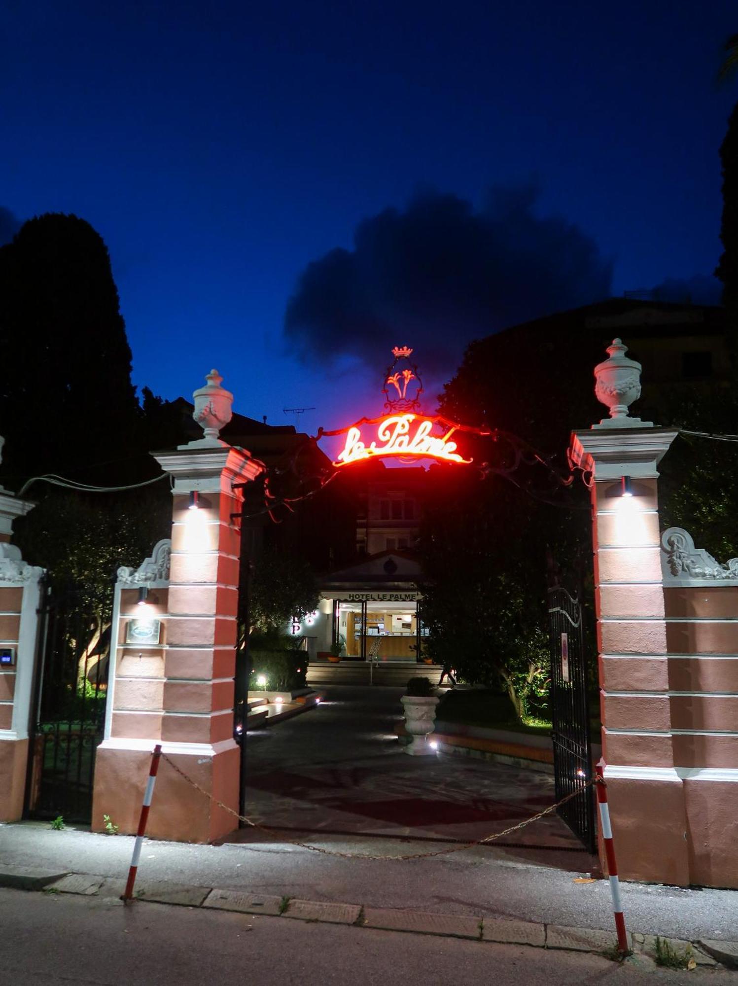 Hotel Le Palme Varazze Bagian luar foto